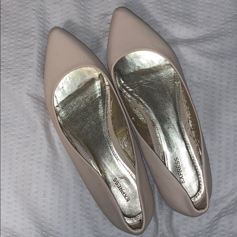 Nude flats!